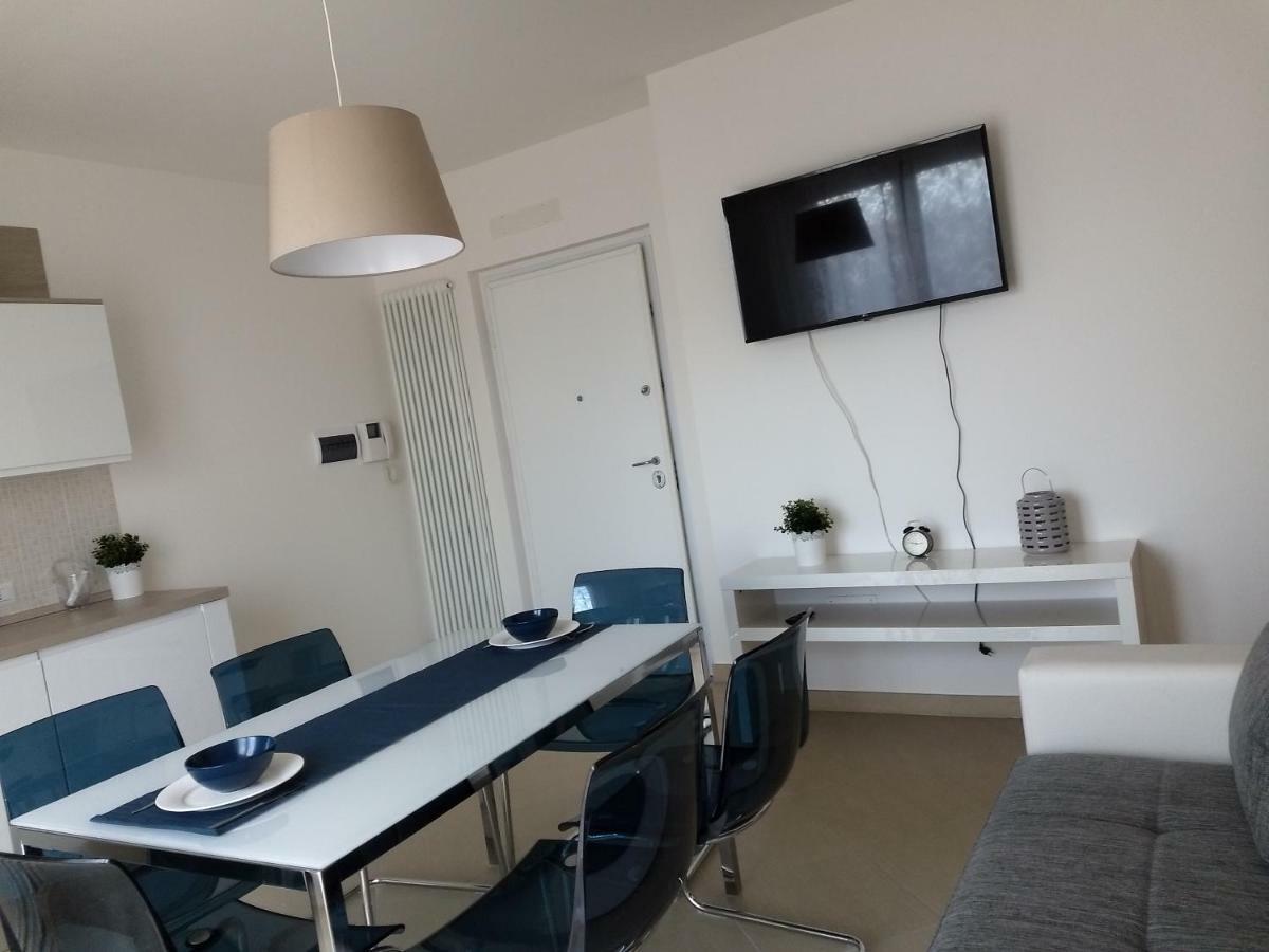 Apartamento Penthouse On The Adriatic Sea Martinsicuro Exterior foto