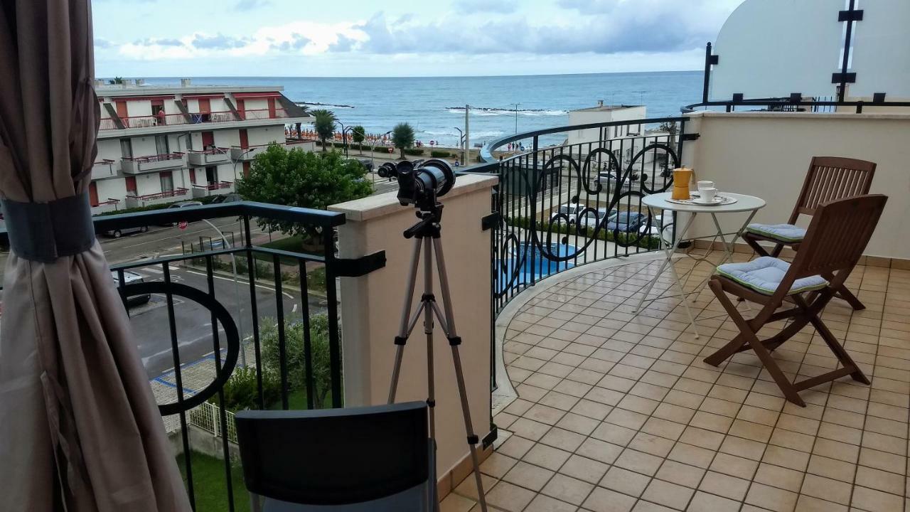 Apartamento Penthouse On The Adriatic Sea Martinsicuro Exterior foto