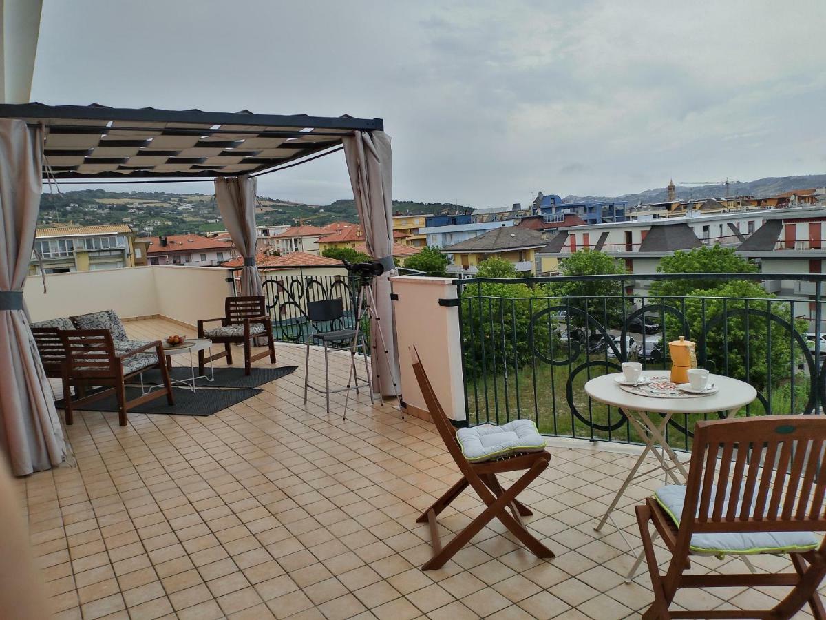 Apartamento Penthouse On The Adriatic Sea Martinsicuro Exterior foto